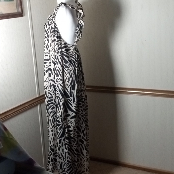 H&M Black and Cream Patterned Maxi Dress Beachy, Summer, Vacation, Animal Print - Picture 5 of 8